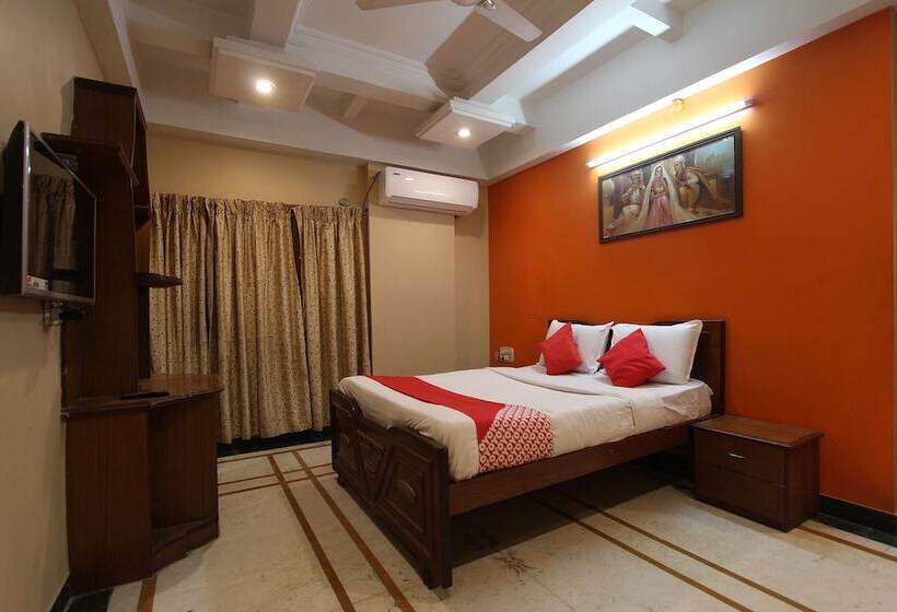 בית מלון כפרי Kubera Palace By Oyo Rooms