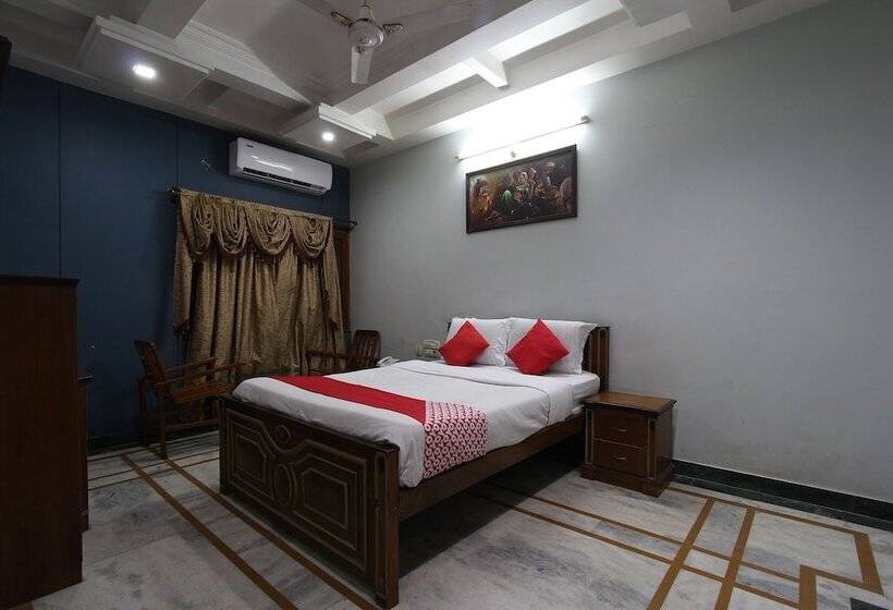 בית מלון כפרי Kubera Palace By Oyo Rooms