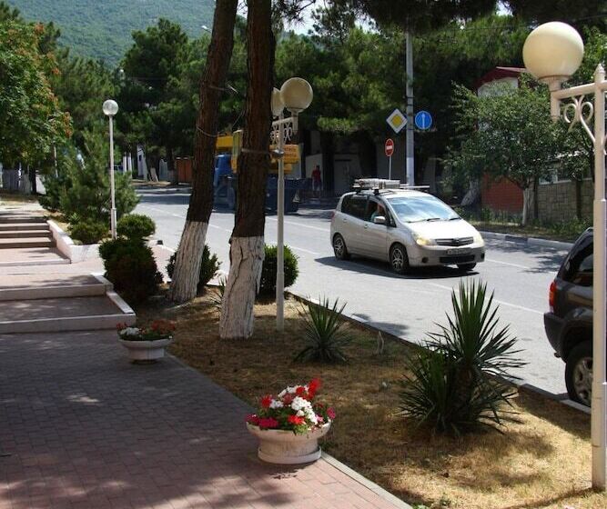 هتل Morskaya Zvezda