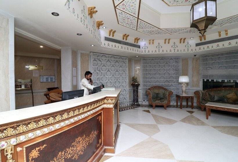 ホテル Orient Taj By Oyo Rooms