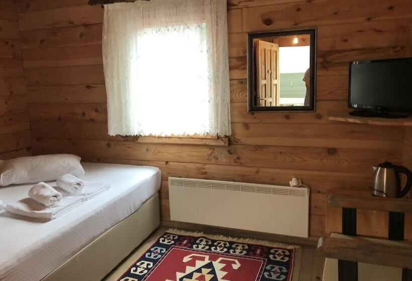 בית מלון כפרי Pilita Bungalov & Restaurant