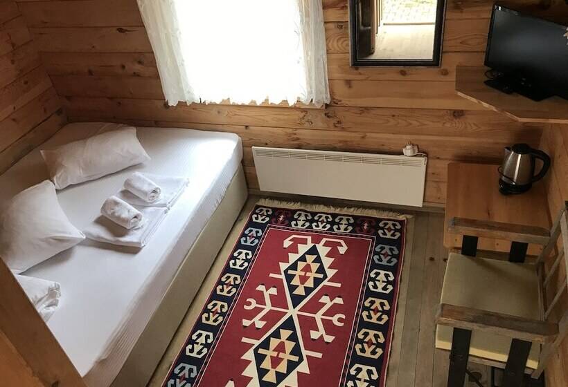 בית מלון כפרי Pilita Bungalov & Restaurant