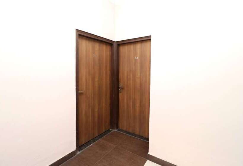 Отель R K Guest House By Oyo Rooms