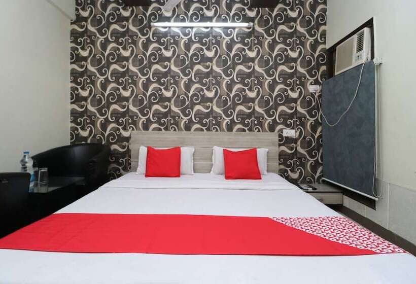 Отель R K Guest House By Oyo Rooms