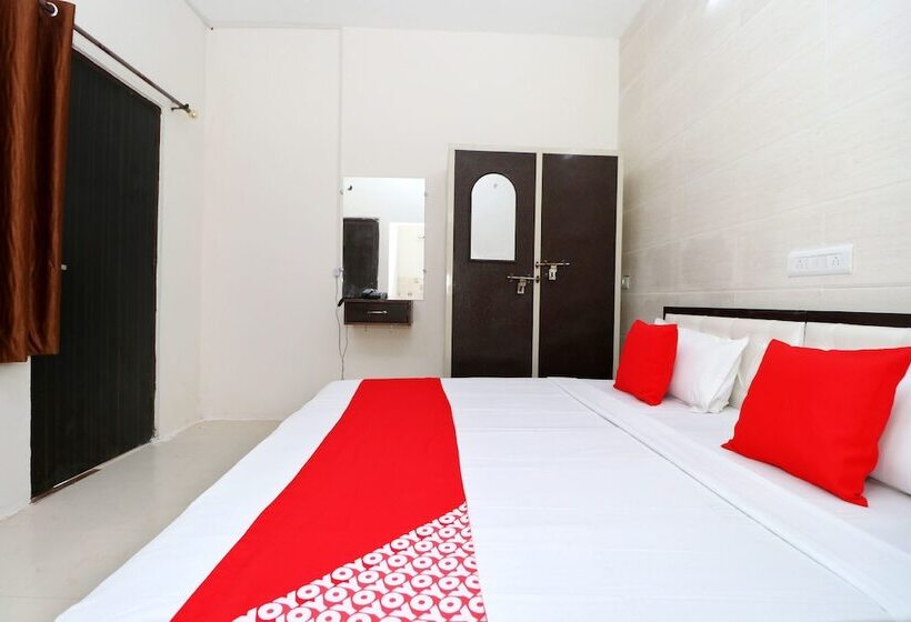 فندق Raj Apartments  By Oyo Rooms