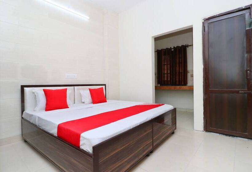 فندق Raj Apartments  By Oyo Rooms