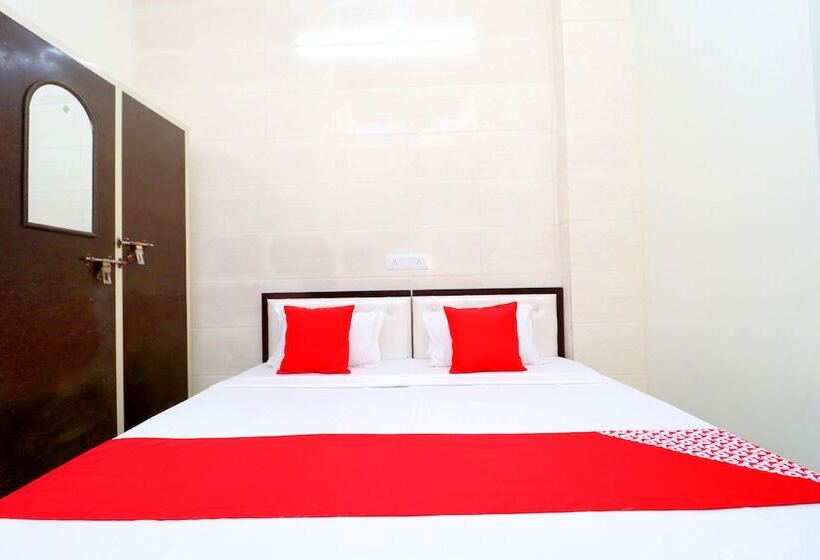 فندق Raj Apartments  By Oyo Rooms