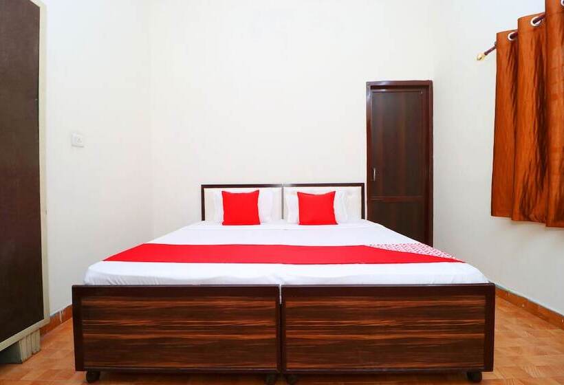 فندق Raj Apartments  By Oyo Rooms