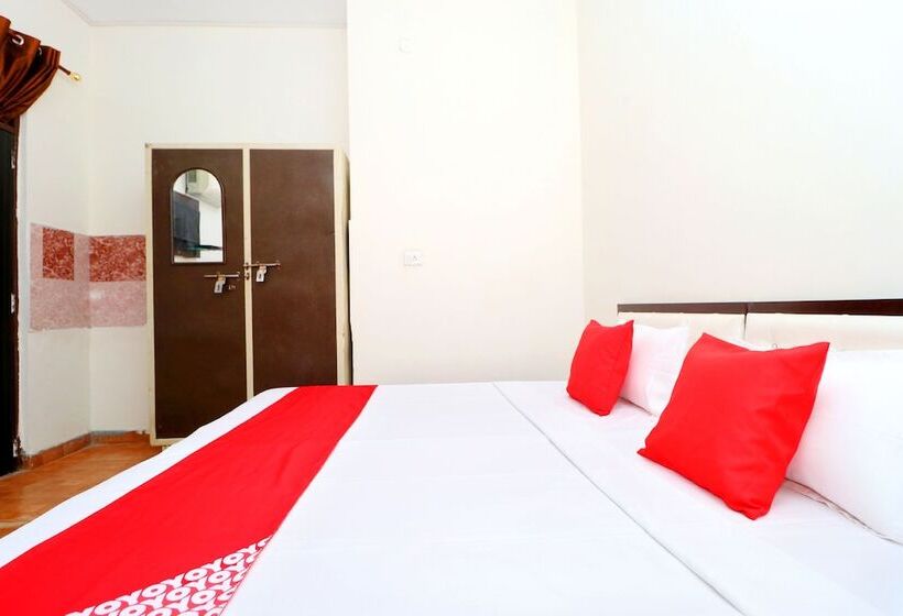 فندق Raj Apartments  By Oyo Rooms