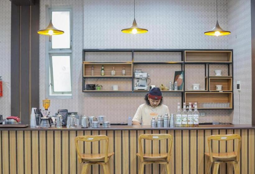 酒店 Reddoorz Syariah @ Klojen Malang