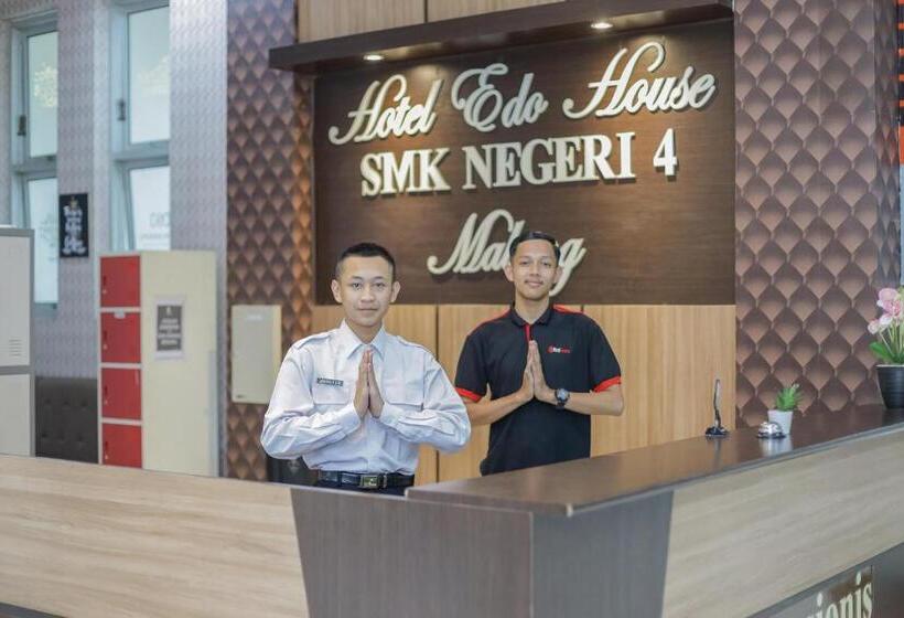 酒店 Reddoorz Syariah @ Klojen Malang