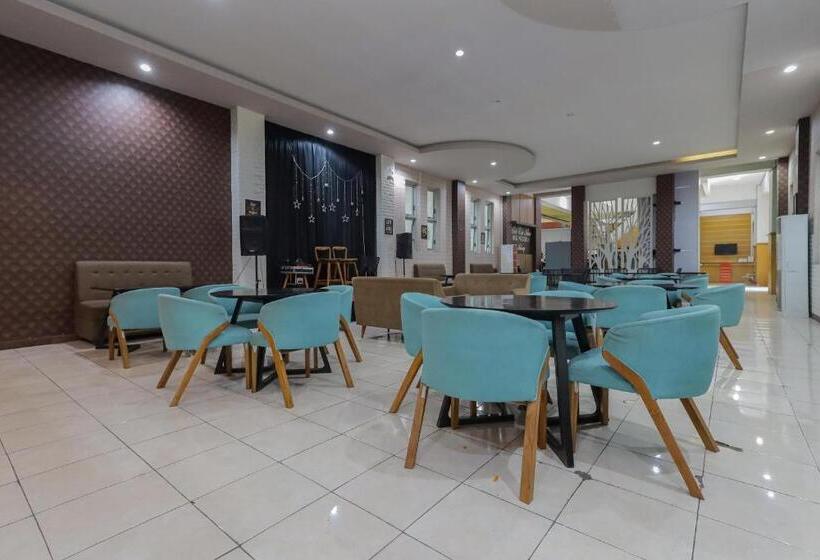 酒店 Reddoorz Syariah @ Klojen Malang