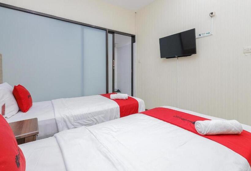 酒店 Reddoorz Syariah @ Klojen Malang