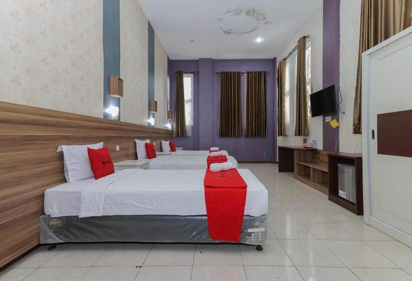 酒店 Reddoorz Syariah @ Klojen Malang