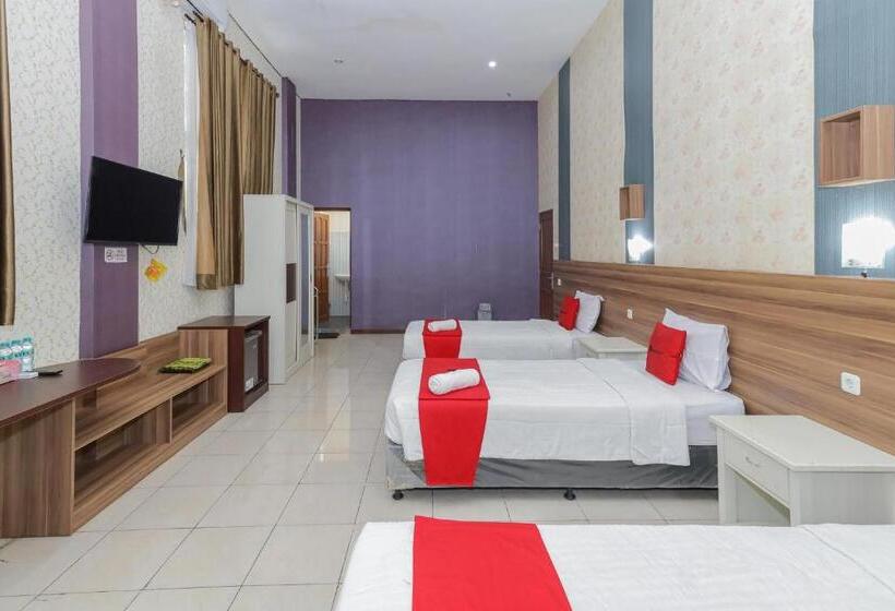 酒店 Reddoorz Syariah @ Klojen Malang