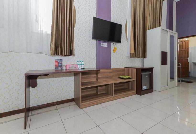 酒店 Reddoorz Syariah @ Klojen Malang