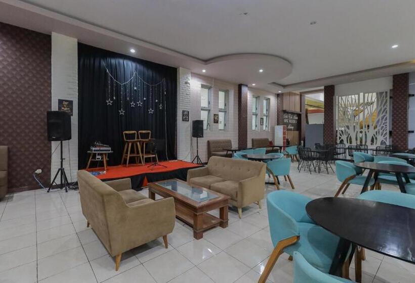 酒店 Reddoorz Syariah @ Klojen Malang