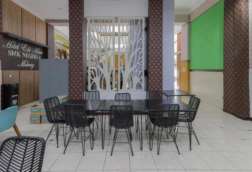 酒店 Reddoorz Syariah @ Klojen Malang