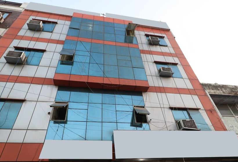 酒店 Regal 2 By Oyo Rooms