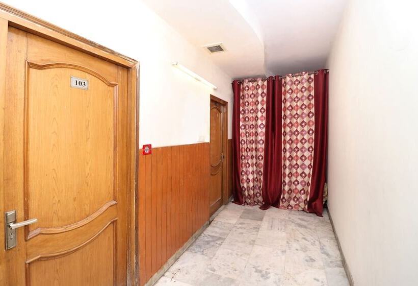 酒店 Regal 2 By Oyo Rooms