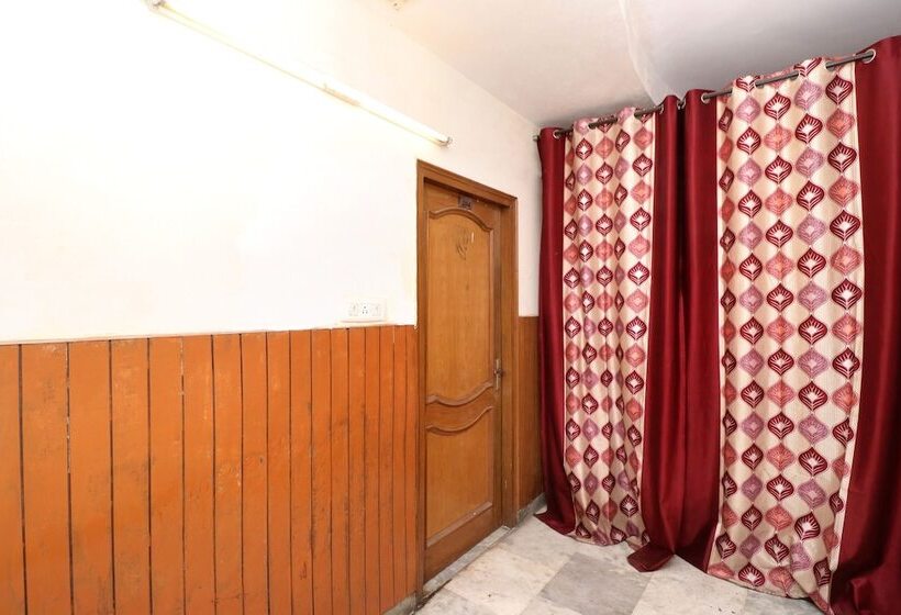 酒店 Regal 2 By Oyo Rooms