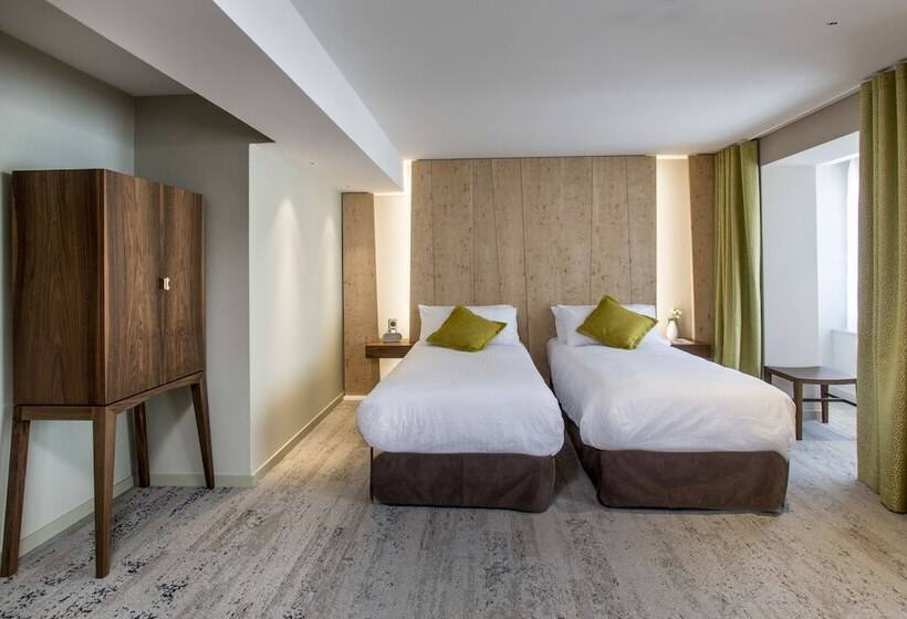 호텔 & Restaurant Sodade