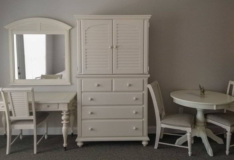 River Hotel Of Southport