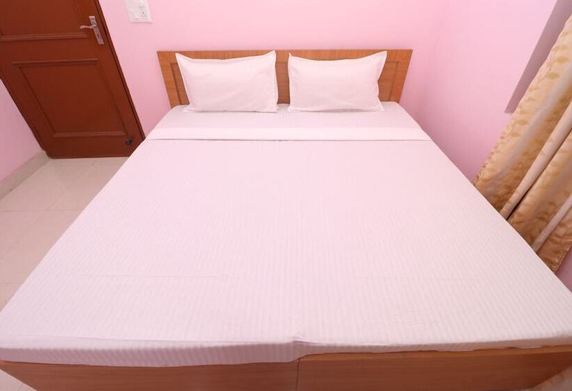 Отель Spot On 39951 Multani Residency