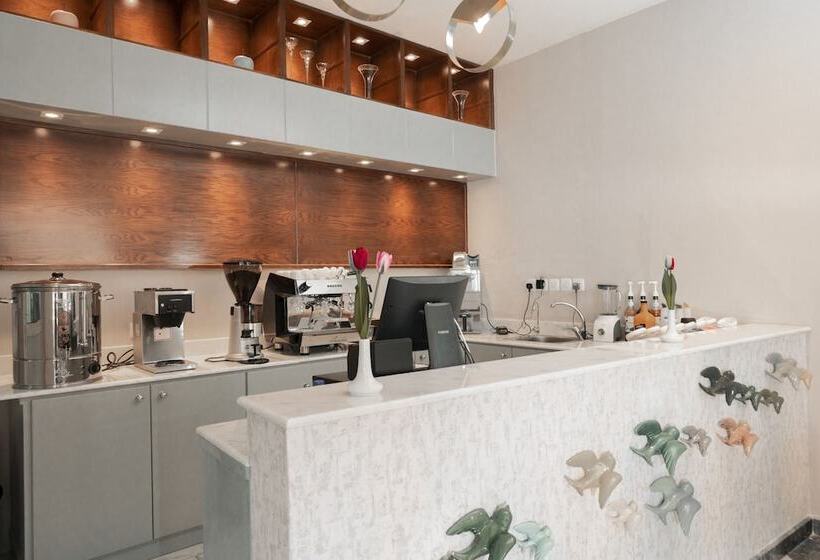 Hotel Swiss In Park Tabuk