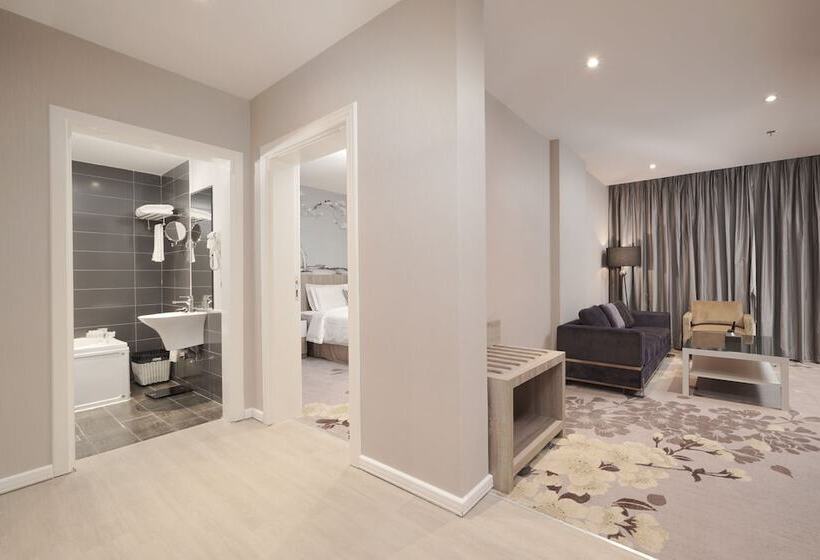 Hotel Swiss In Park Tabuk