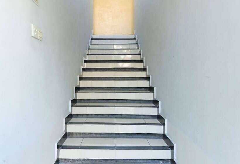 ホテル Warta Putra