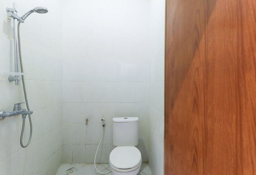 ホテル Warta Putra