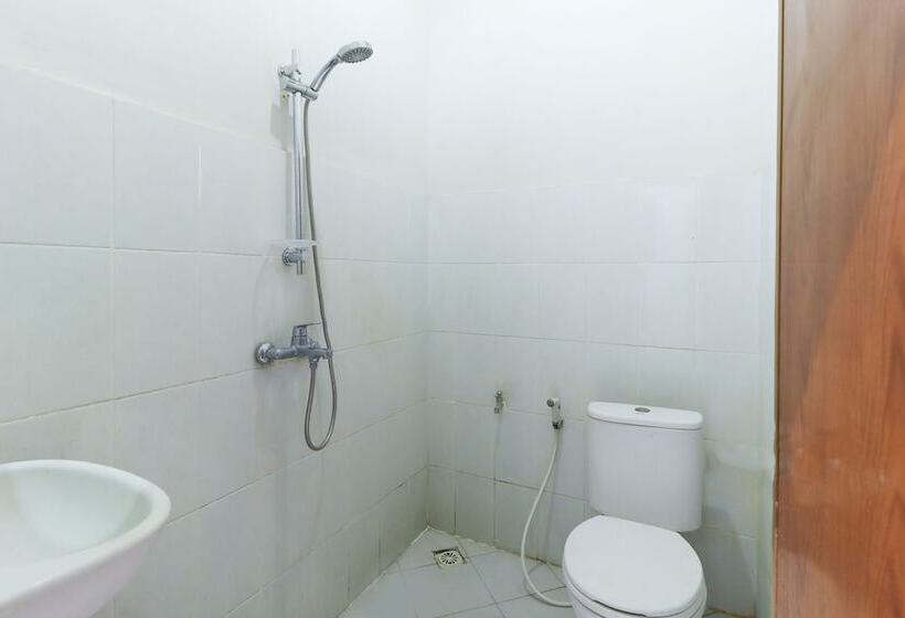 ホテル Warta Putra