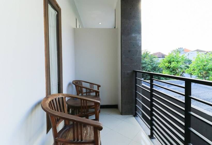 ホテル Warta Putra