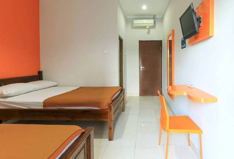 ホテル Warta Putra