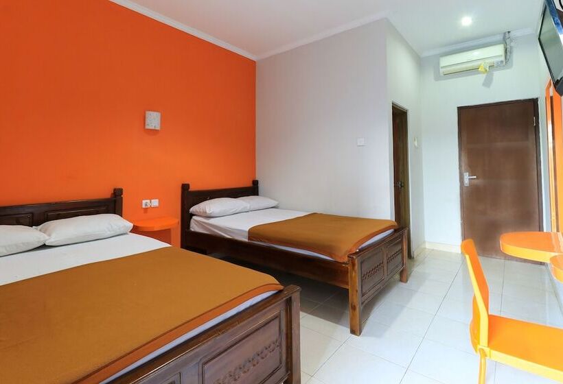 ホテル Warta Putra