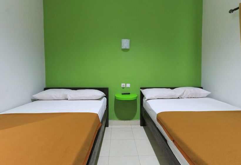 ホテル Warta Putra