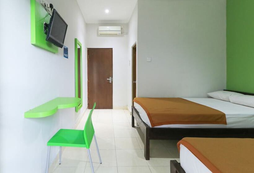 ホテル Warta Putra