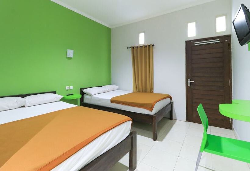 ホテル Warta Putra