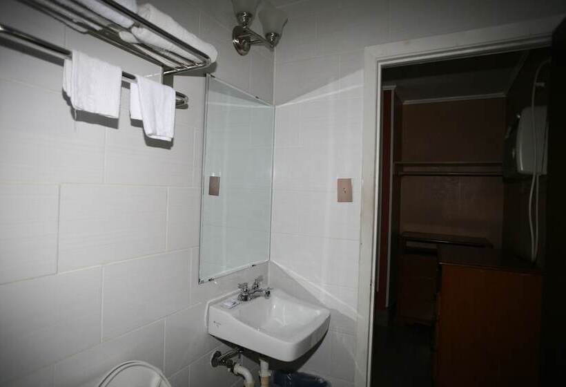 汽车旅馆  Royal Inn