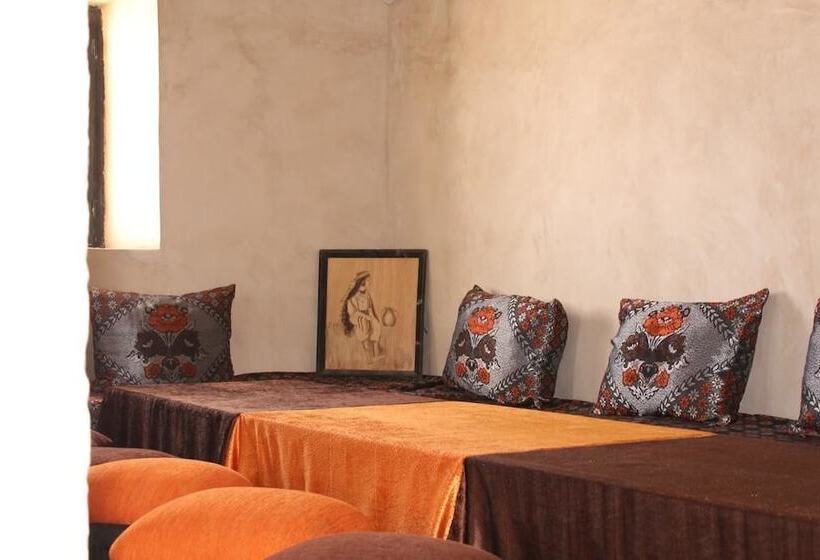 פנסיון Auberge Salama