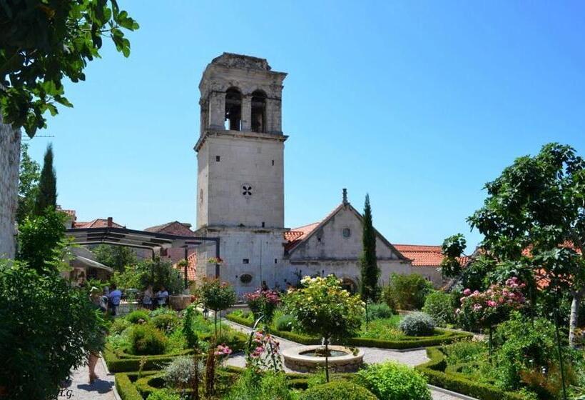 פנסיון Fenice Palace