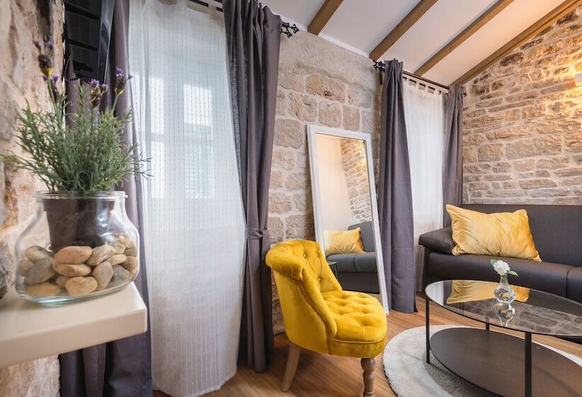 פנסיון Fenice Palace