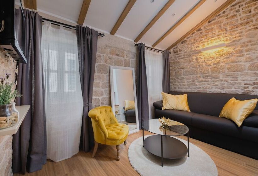 פנסיון Fenice Palace