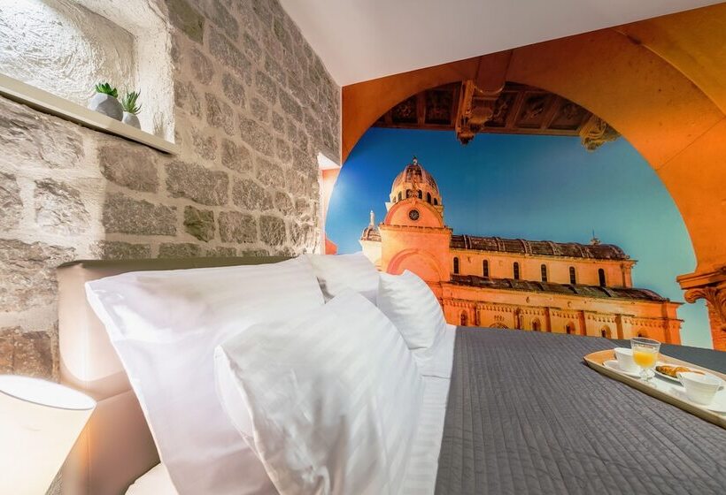 פנסיון Fenice Palace