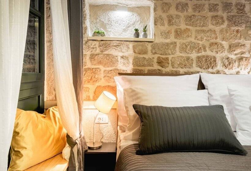 פנסיון Fenice Palace