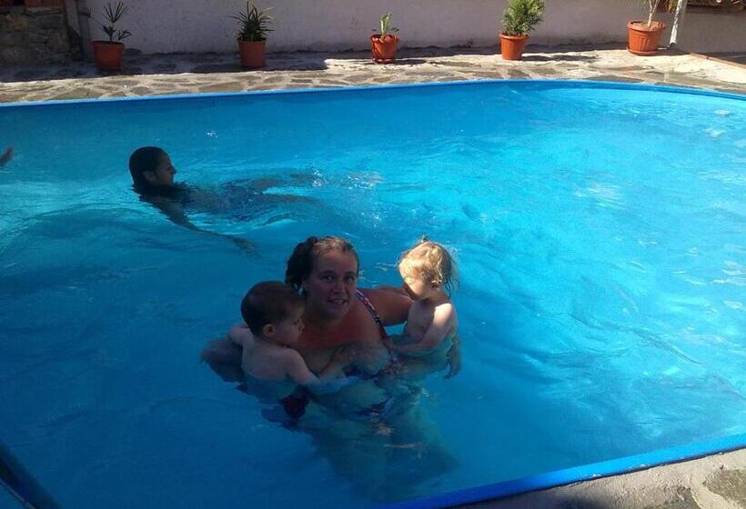 פנסיון Guest House Todorini Kashti