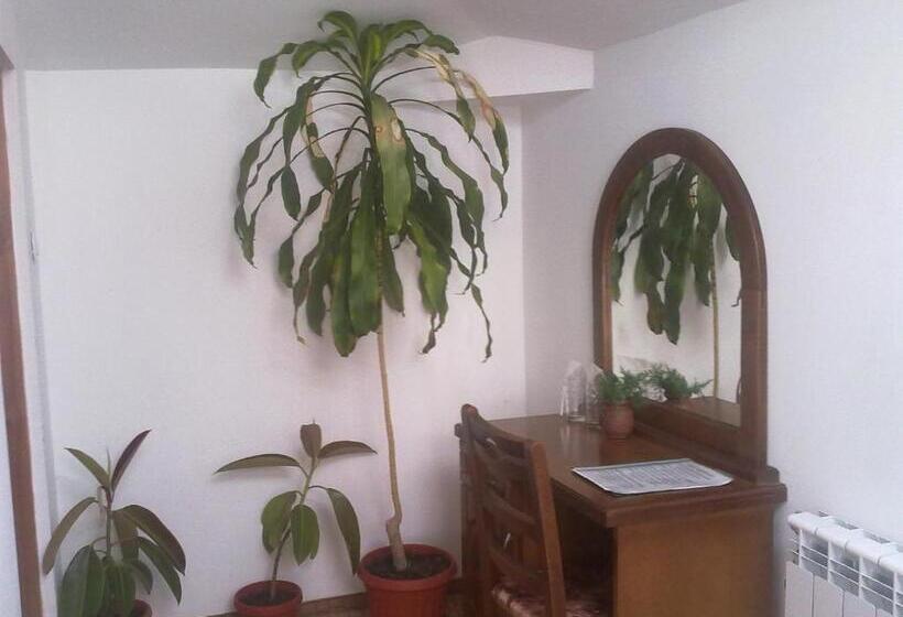 פנסיון Guest House Todorini Kashti