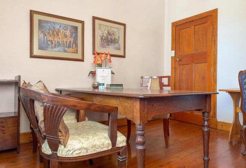 פנסיון Park Gables Loftus