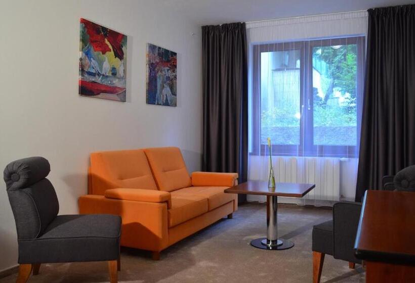 ペンション Penzion Integrity